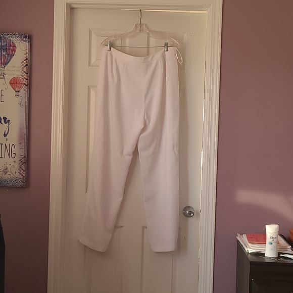 Jones New York Pantsuit - Picture 3 of 4